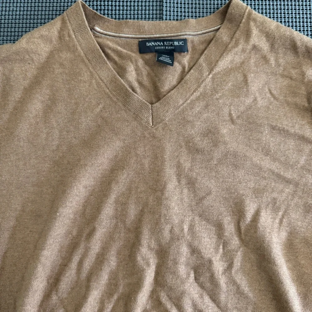 Banana Republic Luxury Blend Silk Cotton Cashmere V-Neck Sweater Camel Brown M